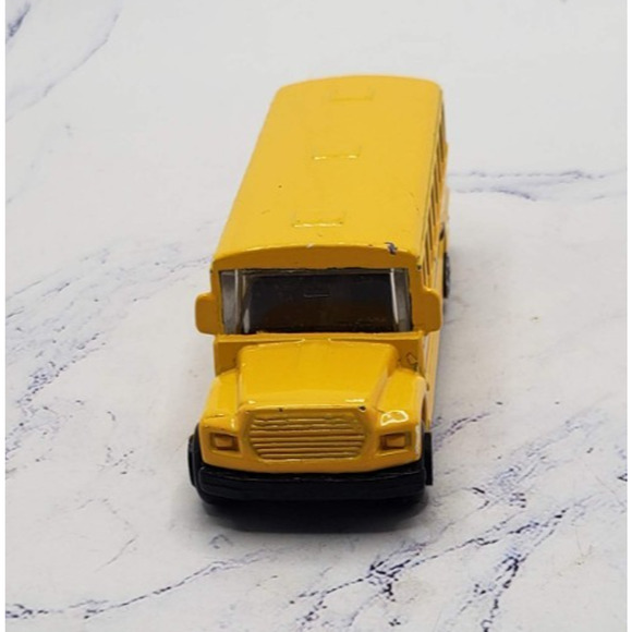 Vintage Maisto School Bus "District 2" Yellow 3" Long 1/64 Scale - Picture 2 of 6